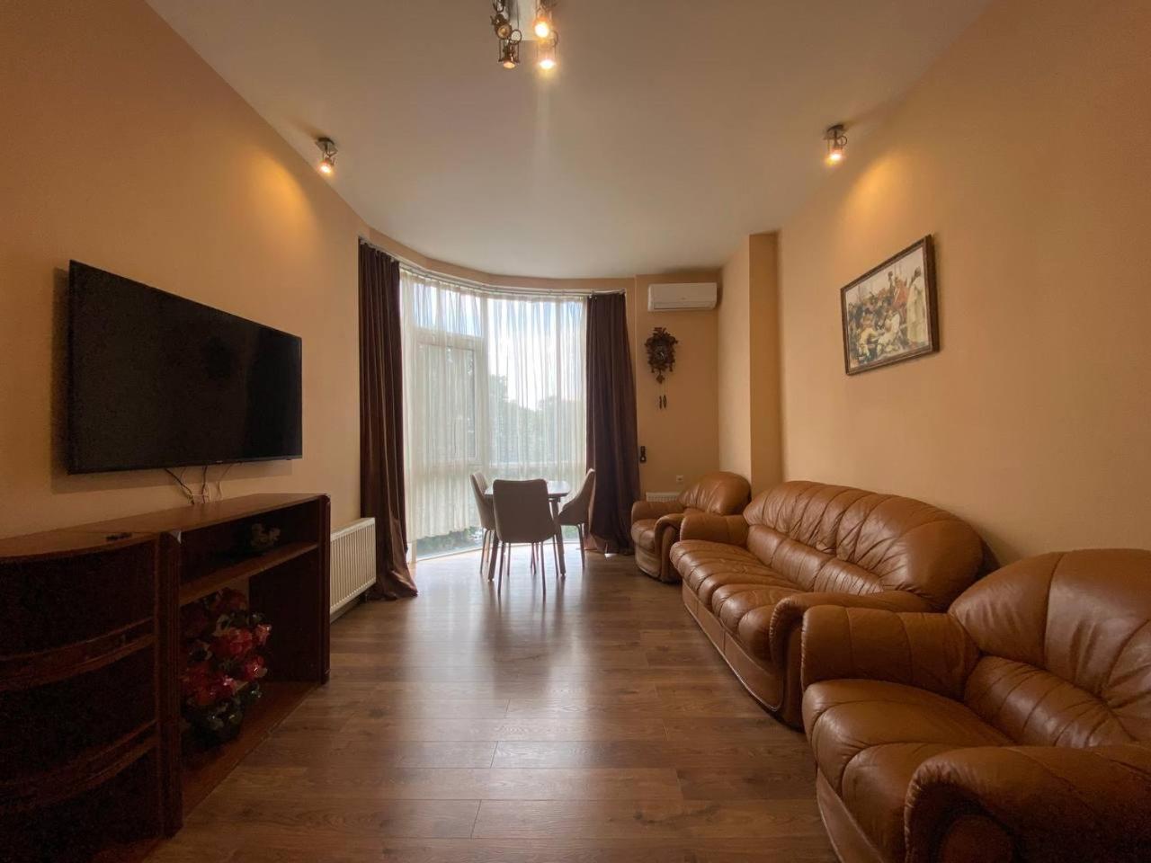 Apartment On Dragomirova Kiev Exteriör bild